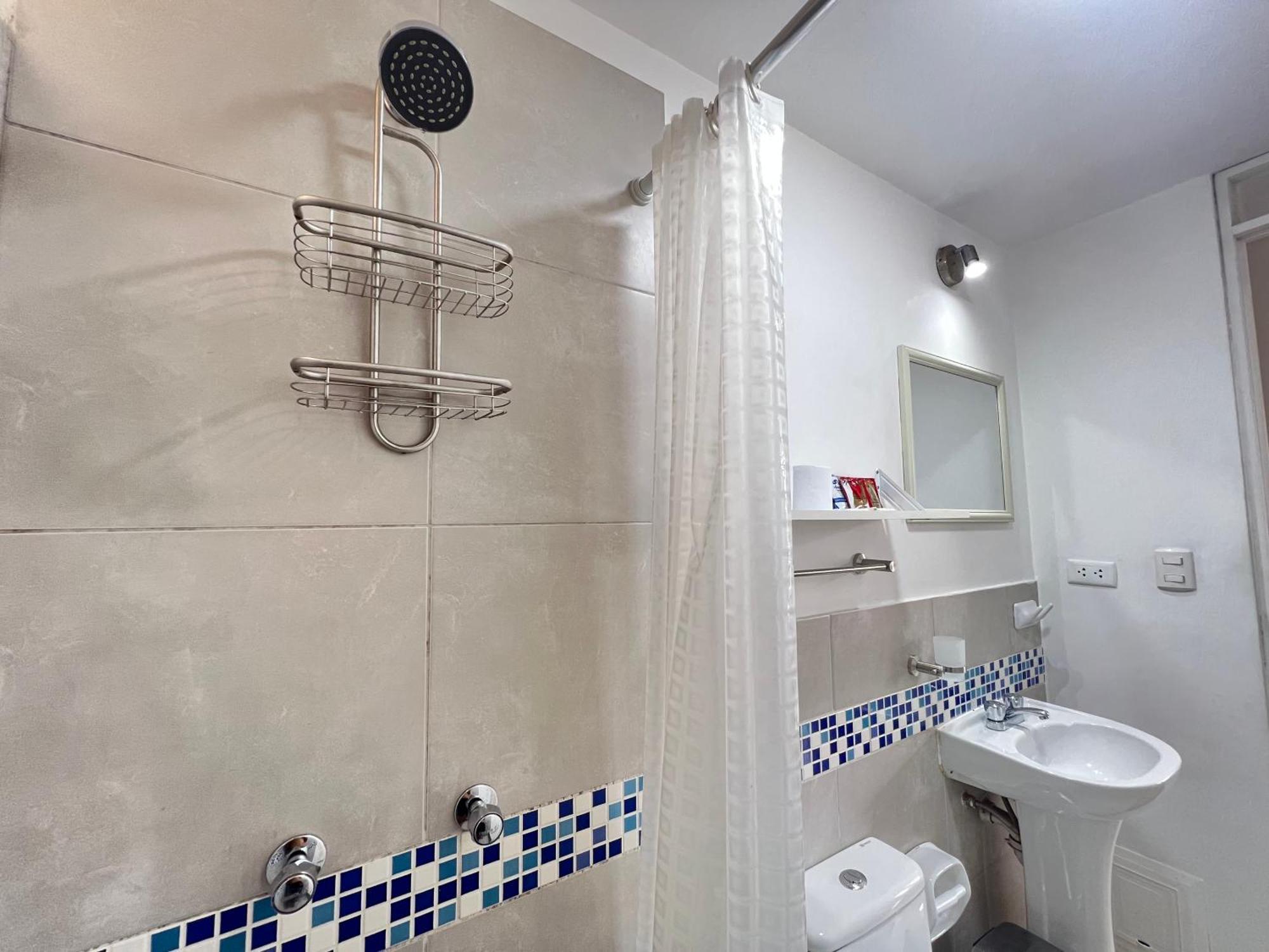 Modern Family In Lima! Speedy Wifi! Apartment